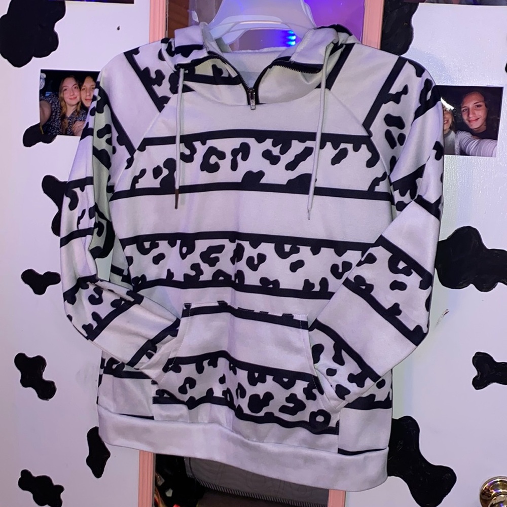 Womens size large leopard half zip up hoodie